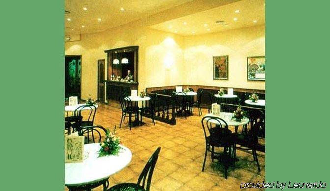 ホテル レヘンシア コロン バルセロナ レストラン 写真